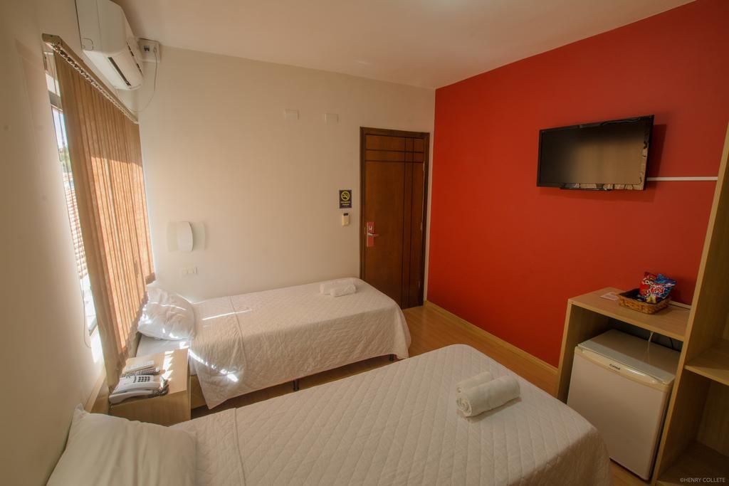 Hotel Dom Thomaz Jaguariaiva Bagian luar foto